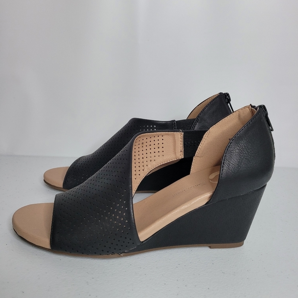 NIB Journee Collection Aretha Perforated Black Wedge Sandals